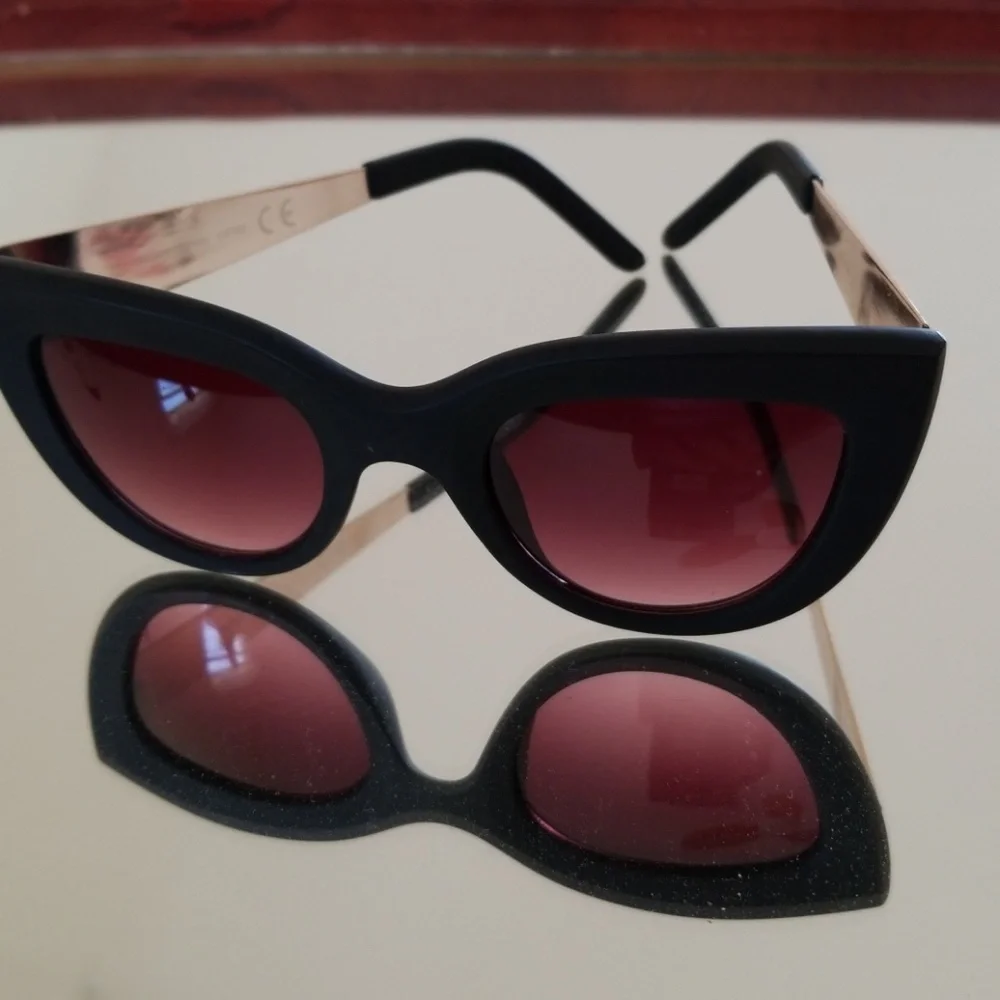 Cat eye black/pink sunglasses